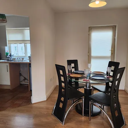 3 Bedrooms Near Airport & 7people Apartment Dublin