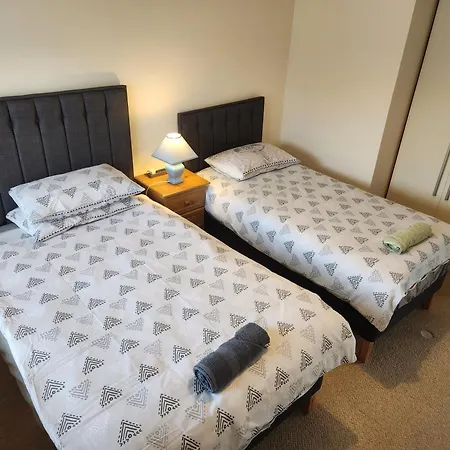 3 Bedrooms Near Airport & 7people * دبلن