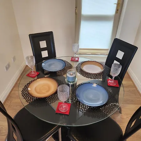 3 Bedrooms Near Airport & 7people Daire