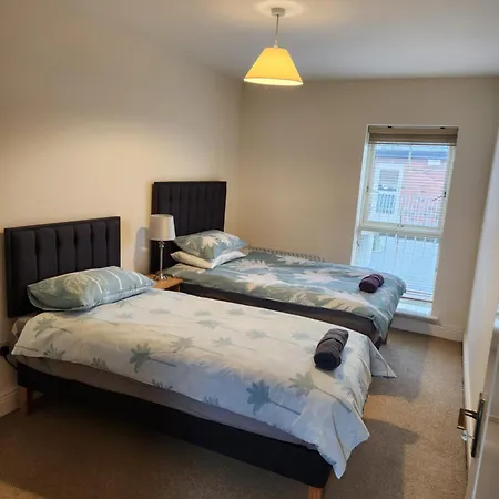 3 Bedrooms Near Airport & 7people *